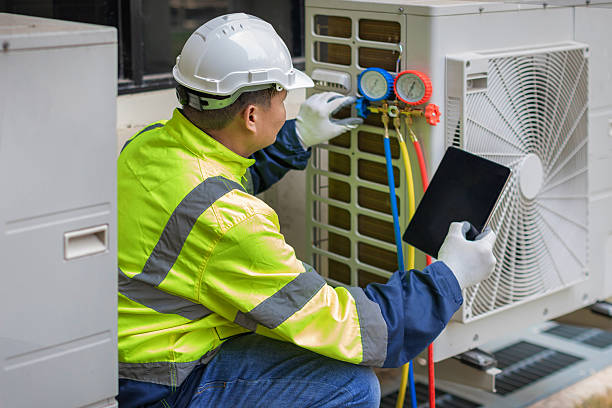 Professional Hvac Installation technician working in Thousand Palms, CA